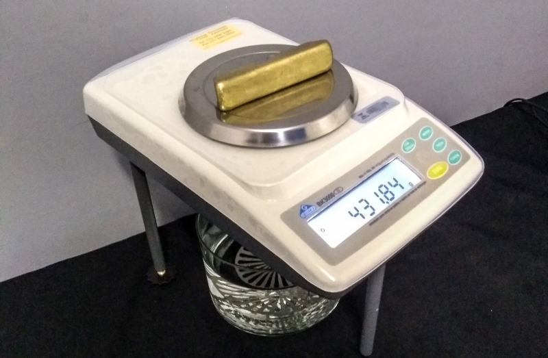 imagem Balança BK3000  c/ Calibração Interna para análise de teor de ouro 
